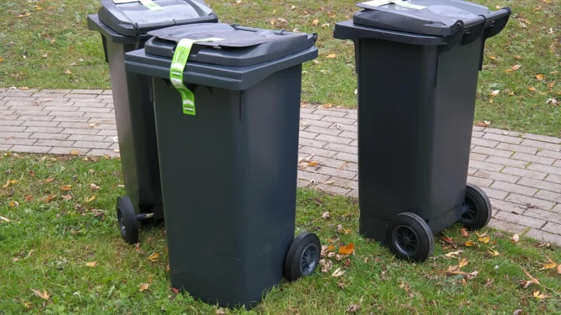 Artech Plastikowy Pojemnik Medyczny Na Odpady Z Otworem Wrzutowym 1L Żółty