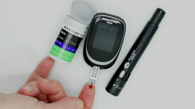 Diagnosis S A Optilet Mini Nakłuwacz Regulowany Z Wyrzutnikiem 1