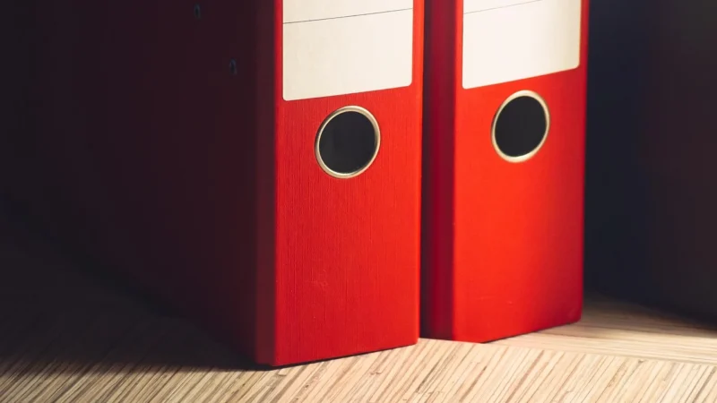 EsselteTeczka z gumką A4 Intense 40mm czerwona 177487 (ETB225B)