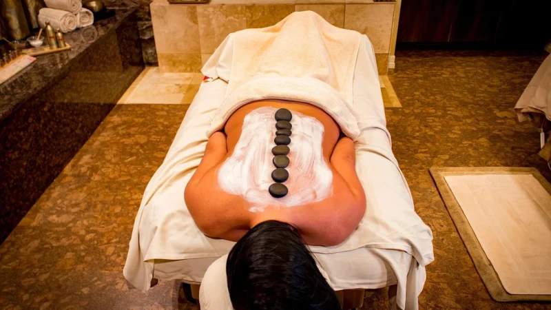 Odkryj elegancję relaksu w warszawskim spa i masażach