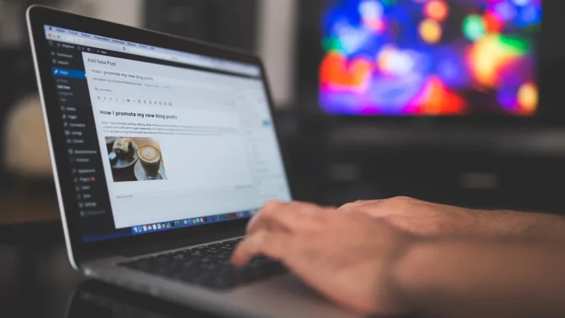 Oszustwa internetowe – kiedy warto skorzystać z pomocy prawnika