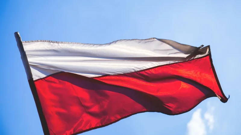 Polska Flaga Państwowa – 112 Cm X 70 Cm
