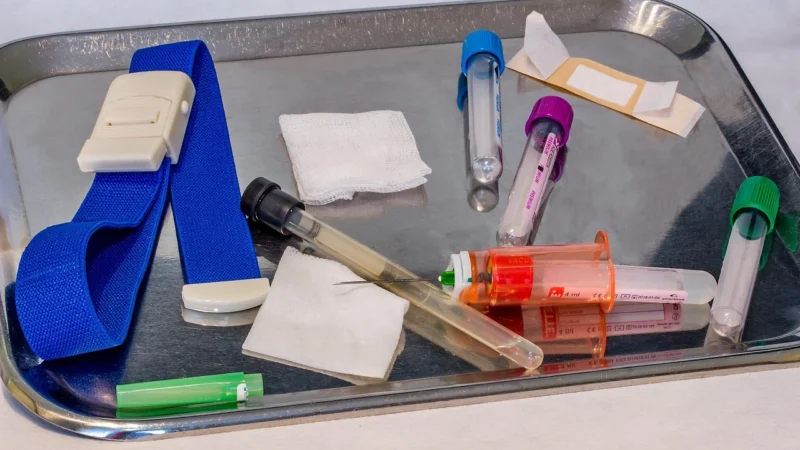 Uchwyt do rurek pediatrycznych LAERDAL